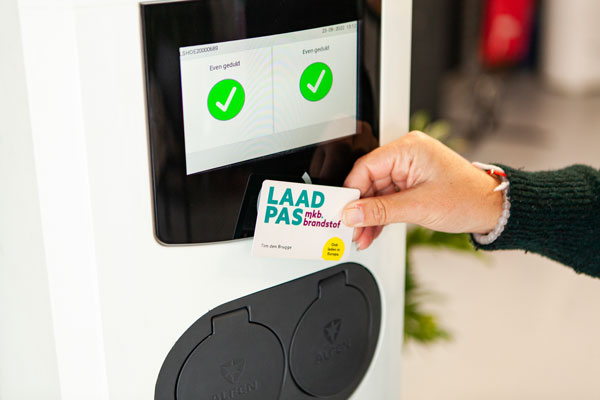 Zorgeloos laden met de laadpaal van MKB Brandstof